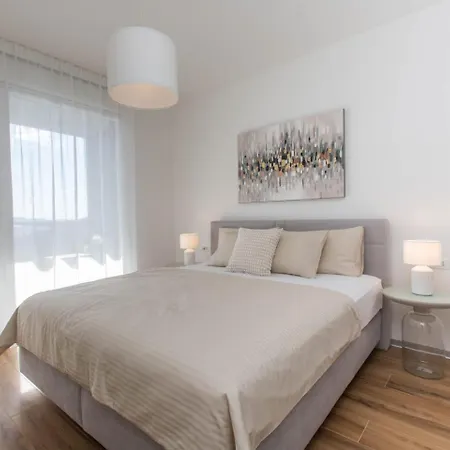 アパート Crimson Holidays *