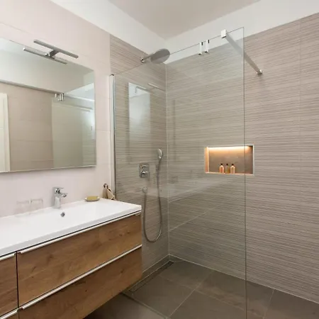 Crimson Holidays Apartman Trogir