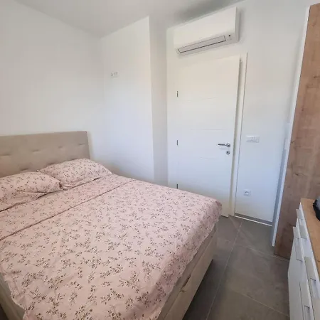 Crimson Holidays Apartment Trogir