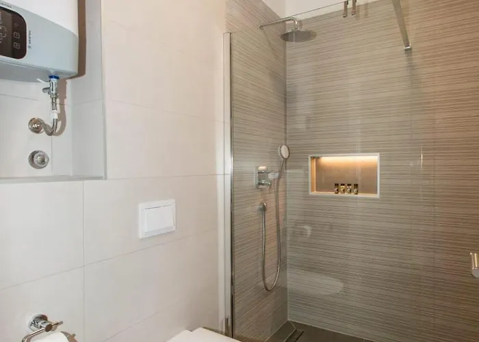 Daire Crimson Holidays