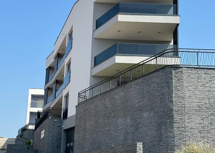 Daire Crimson Holidays