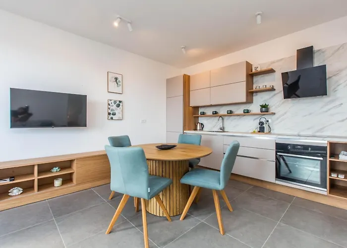 Crimson Holidays Трогир